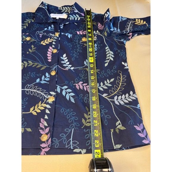 Foxcroft NYC Embroidered Botanical Button-Up Shirt Size 12 - Picture 8 of 9